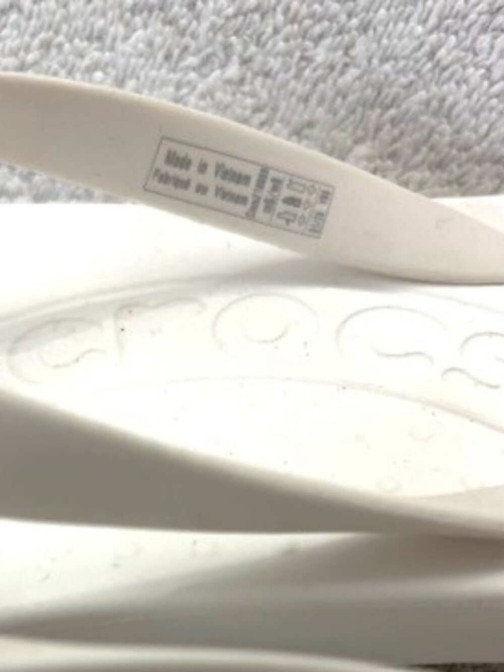 Crocs white 'flip flops' NWT Women's Size 8 - Picture 3 of 8